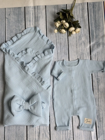 Купить оптом 335-Г. Комплект из детского комбинезона,  р 56 и конверта муслин, хлопок 100% 90/90 см, голубой в Череповце