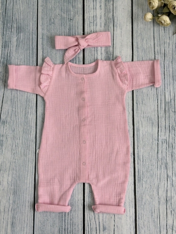 Купить оптом 336-Р. Комбинезон с повязкой для девочки из муслина, хлопок 100%, размеры 56,62,68, розовый в Череповце